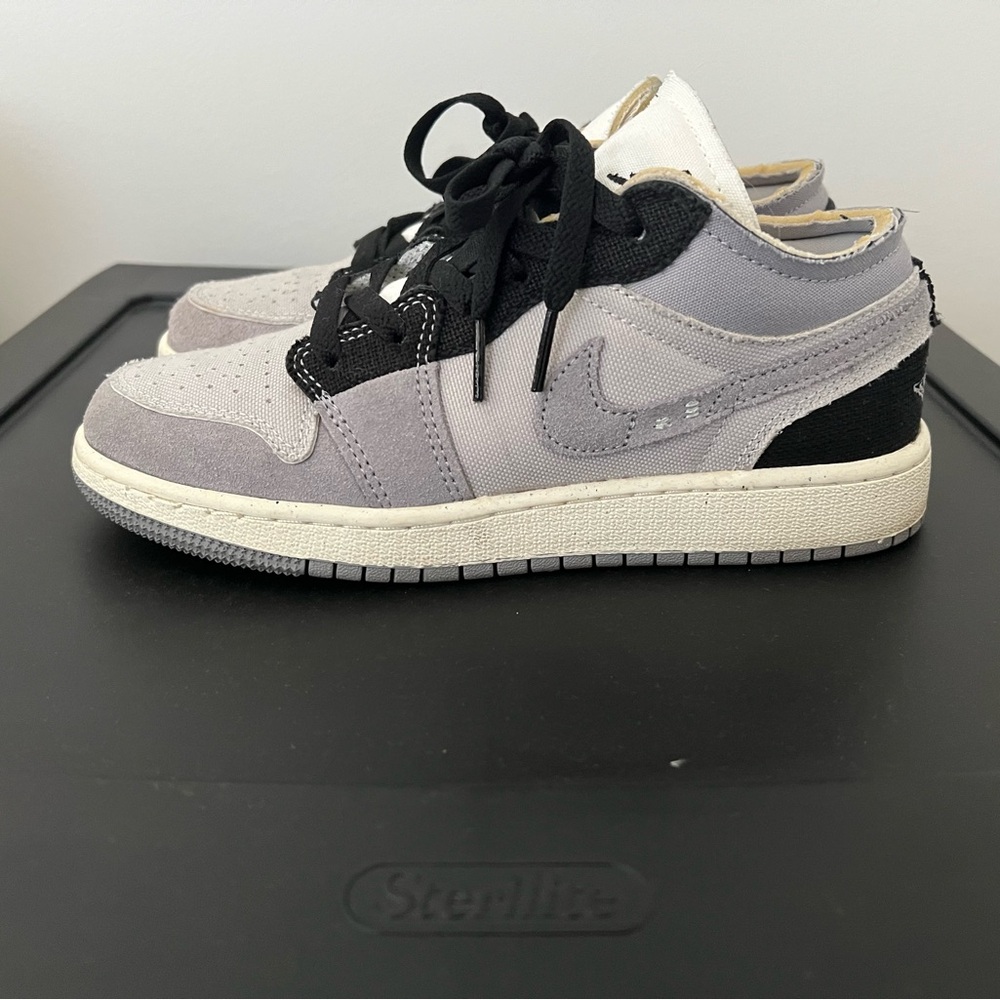 Jordan Low Top Sneakers
